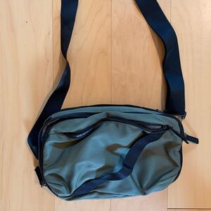 Pakt Everyday 5L Sling